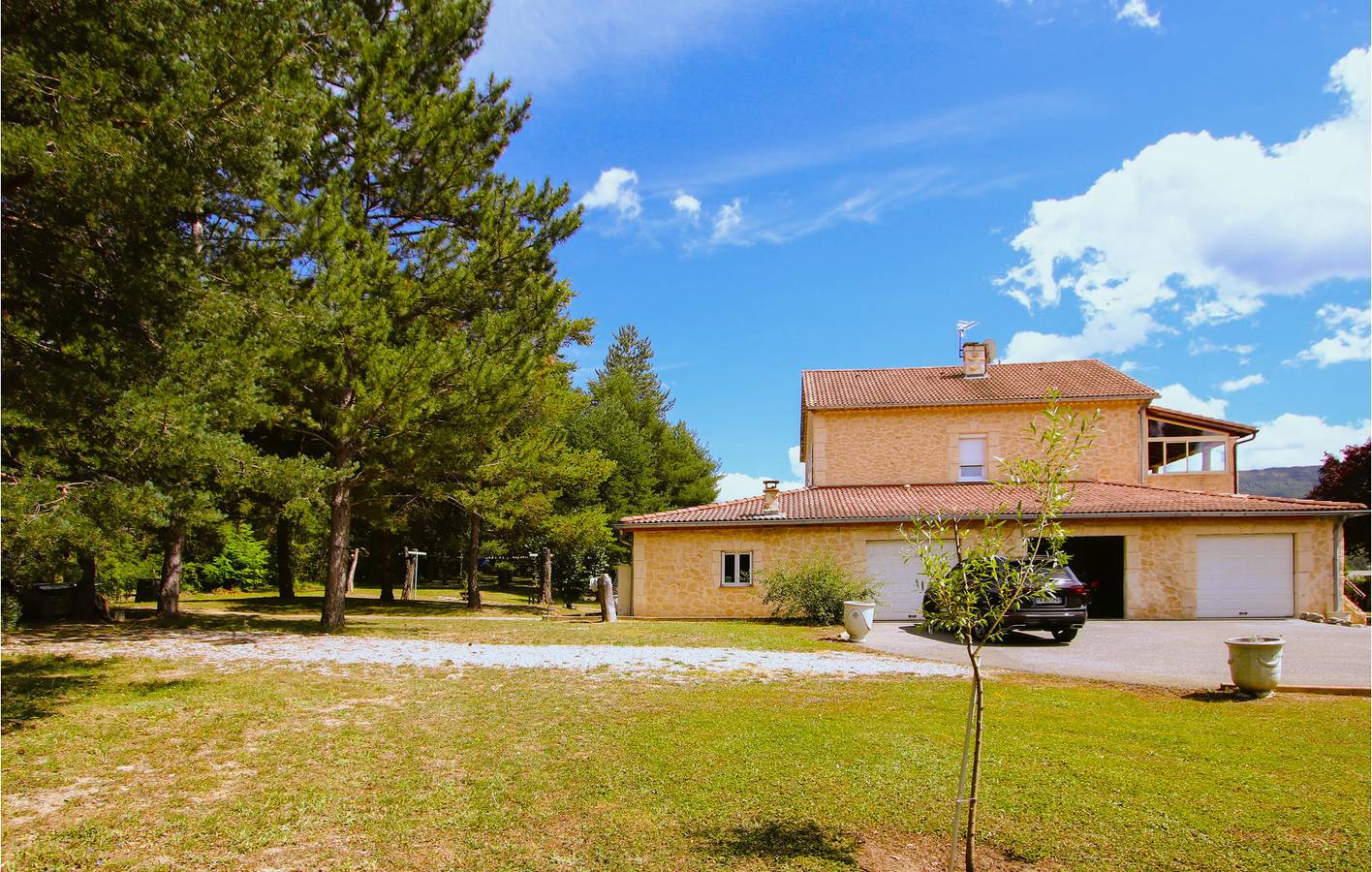 Gemütliches 90sqm Apartment mit Parkplatz, Terrasse & Strand in Garde-Colombe, Gap und Umgebung