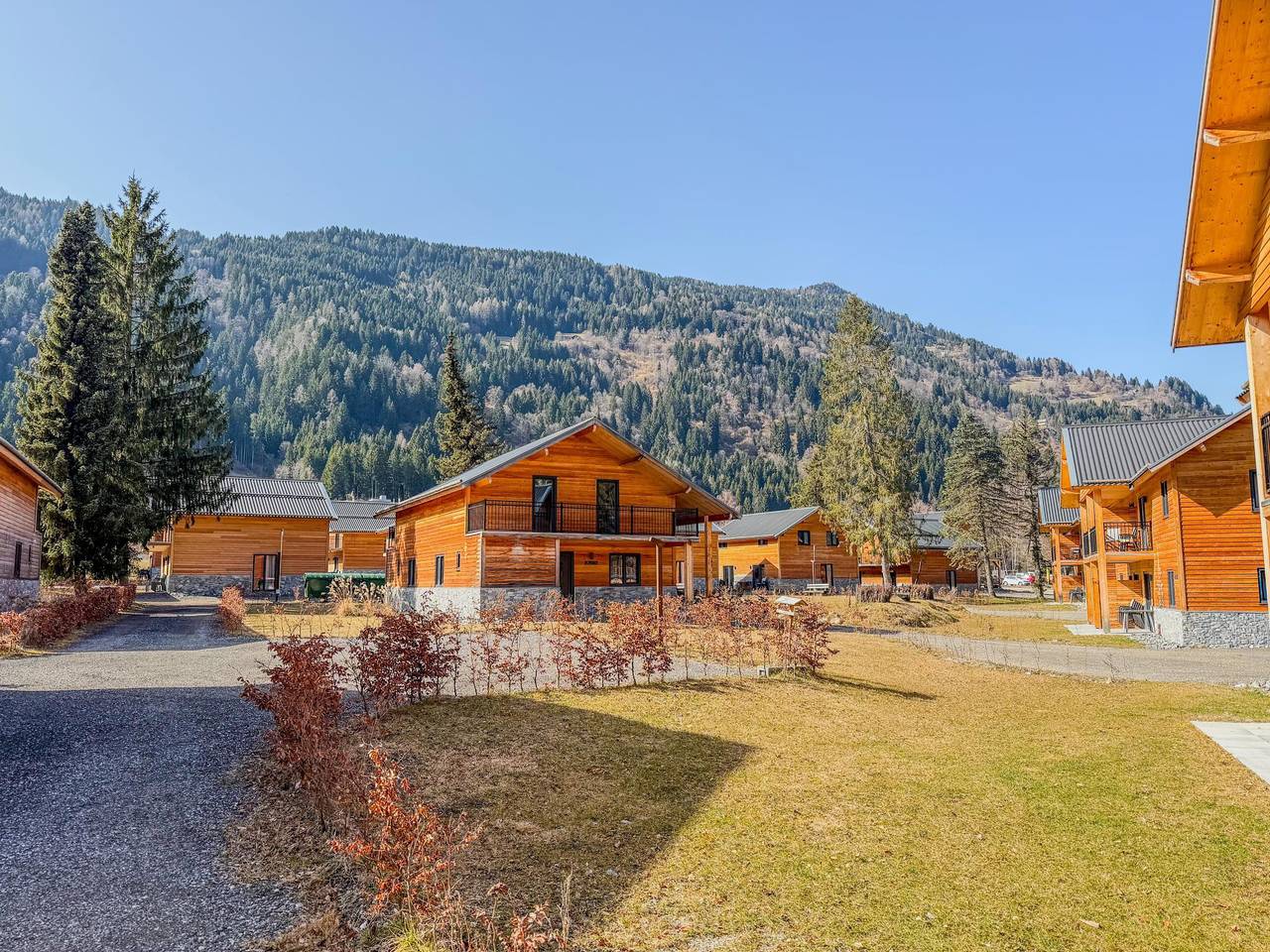 Schönes Chalet mit Sauna und See- und Bergblick in Afritz am See, Villach-Land