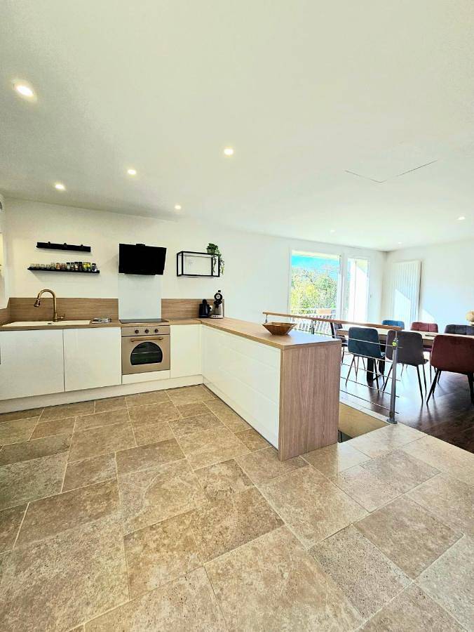 Location de vacances pour 10 personnes, avec terrasse et jardin à Vesoul - 3