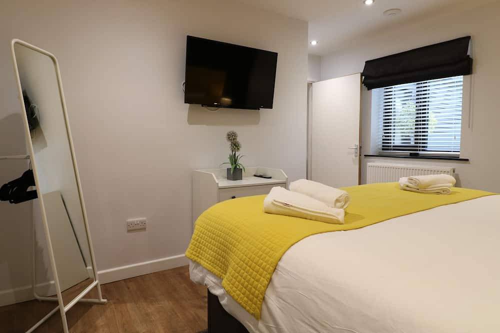 The Coach House 5*, Private Hot tub, Derbyshire Dales/Peak District. in Norbury and Roston, Derbyshire