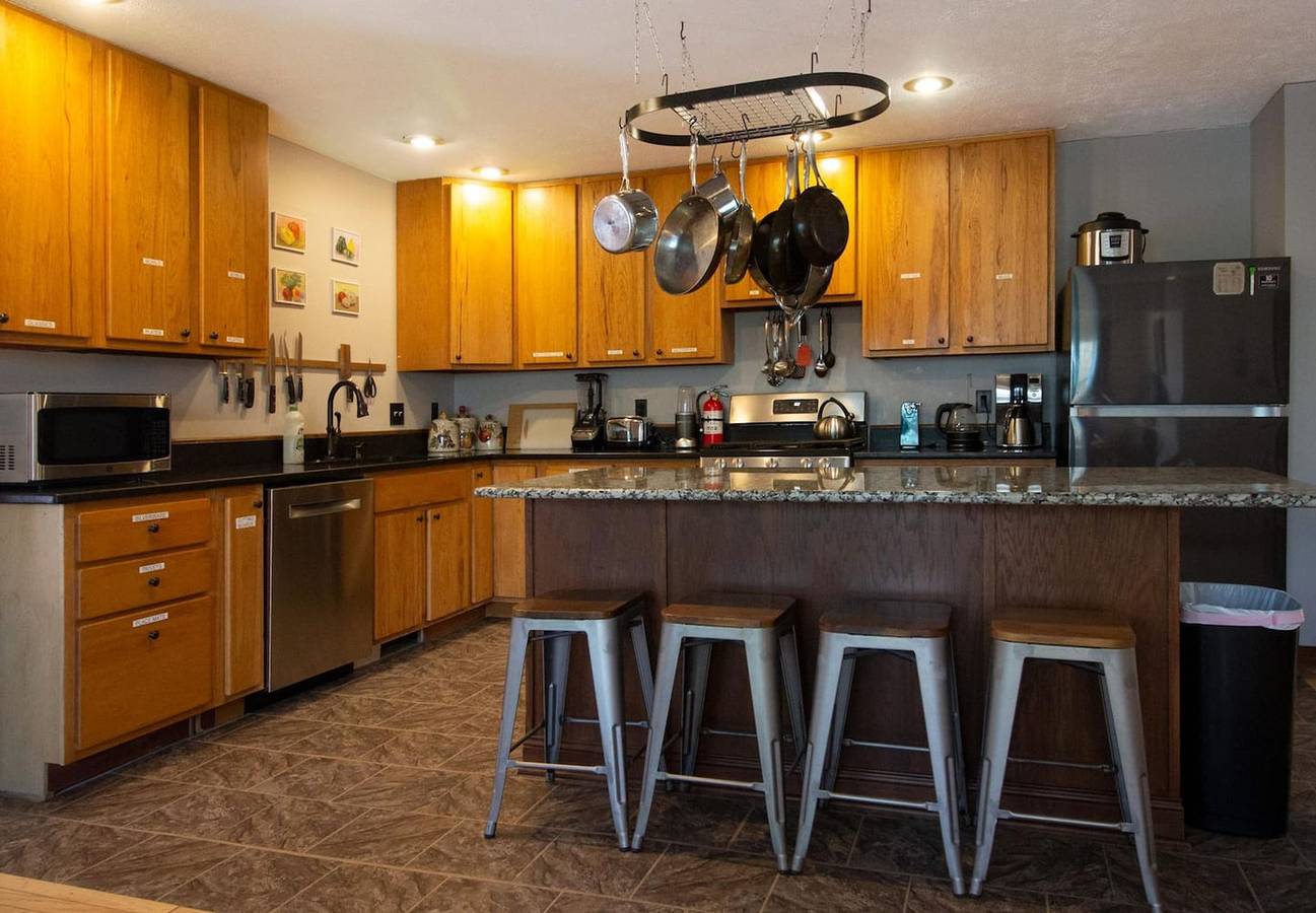 Private Retreat w/ Pool, Hot Tub and Dining Hall in Monroe County (IN)