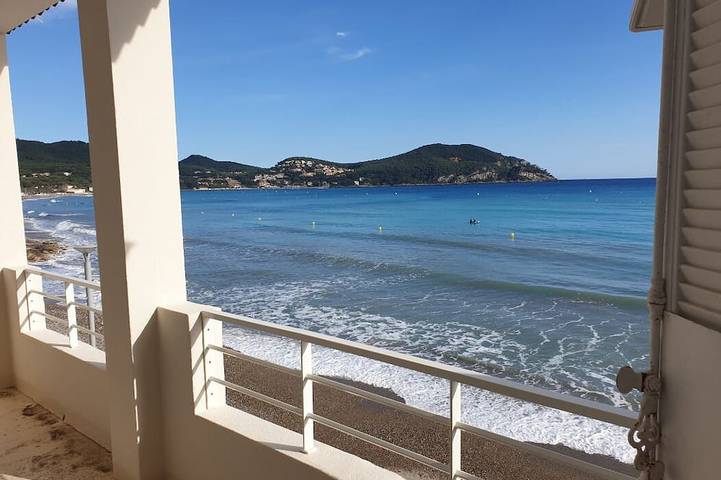 Gîte pour 8 personnes, avec balcon dans Office De Tourisme De Saint Cyr Sur Mer