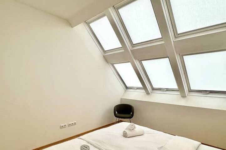 Ganze Wohnung, Geraeumiges Penthouse in Favoriten in Wien, Donau Niederösterreich