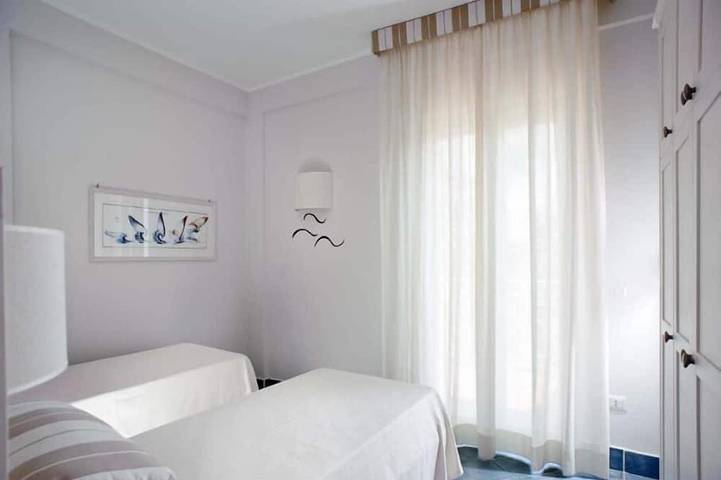 Apartamento entero, Petrasia  Sea view flat located in the Ruve Bianche Residence with swimming pool and private beach in Vibonati, Cilento Coast