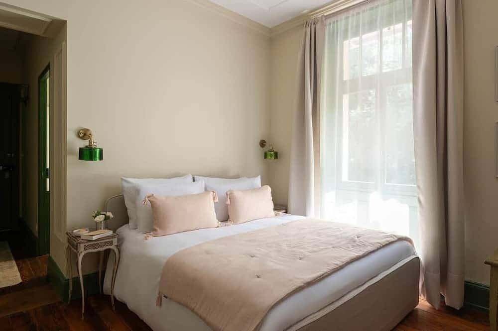 Germaine\" guest room in Vittel, Neufchâteau (France)