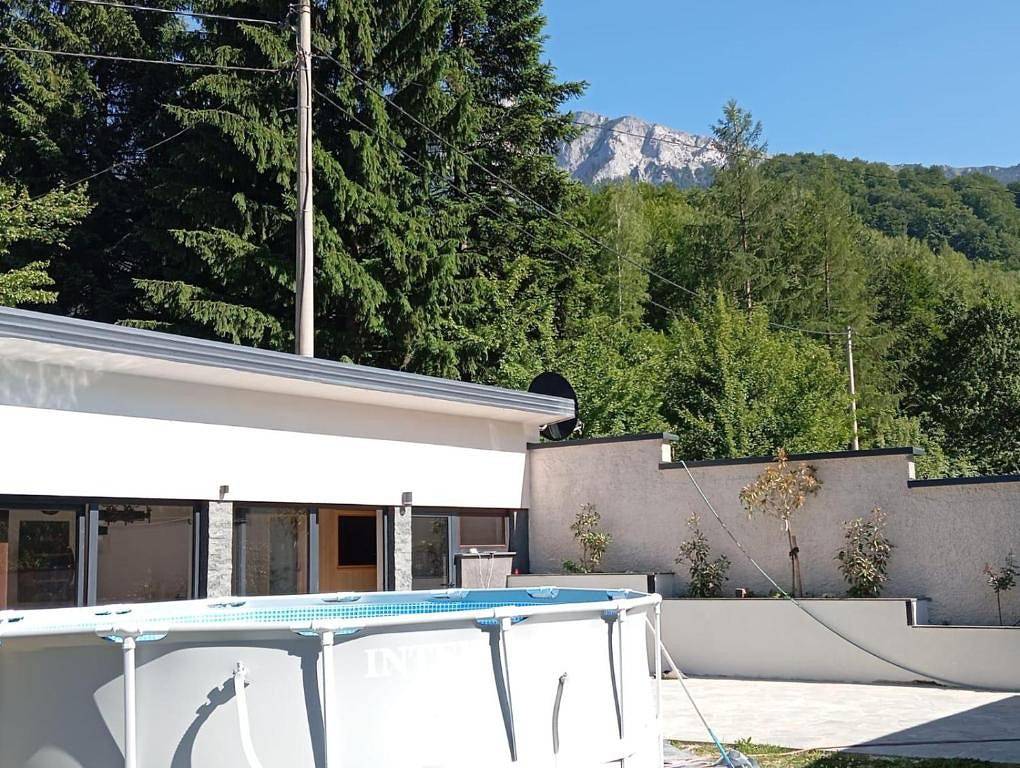Ferienhaus für 8 Personen mit Balkon/Terrasse in Bosnien und Herzegowina