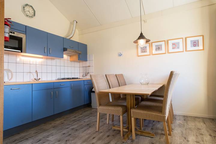 Ferienhaus für 6 Personen, mit Balkon/Terrasse und Terrasse sowie Garten und Pool auf Ameland - 3
