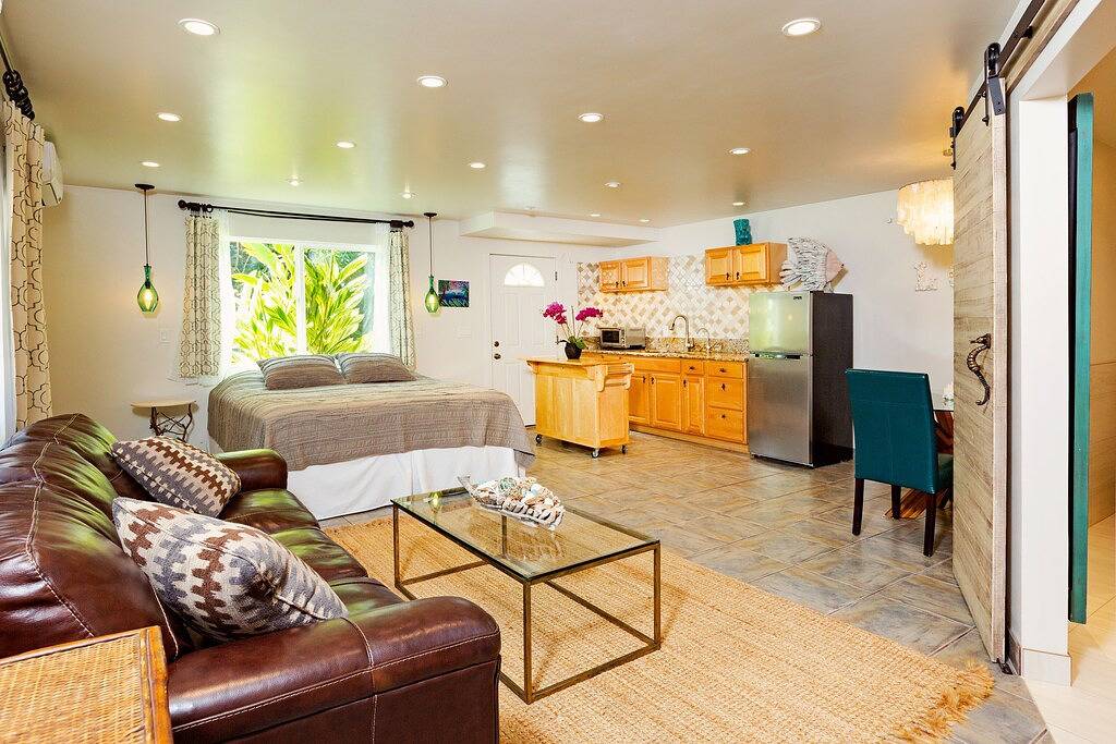 Ganze Wohnung, Privates Paia Studio in einem tropischen Schutzgebiet, nur einen kurzen Spaziergang von Paia Town & Beach entfernt. in Paia, Maui