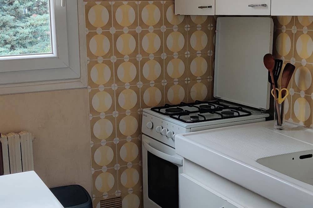 Apartamento entero, Comfortable studio with balcony in Chatel Guyon in Châtelguyon, Parque Natural Regional Volcans d'Auvergne
