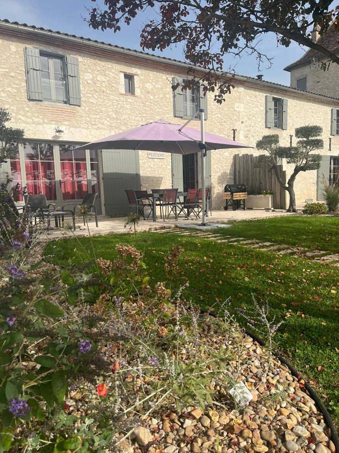 Location de vacances pour 6 personnes, avec piscine ainsi que jardin et jacuzzi à Eymet - 2