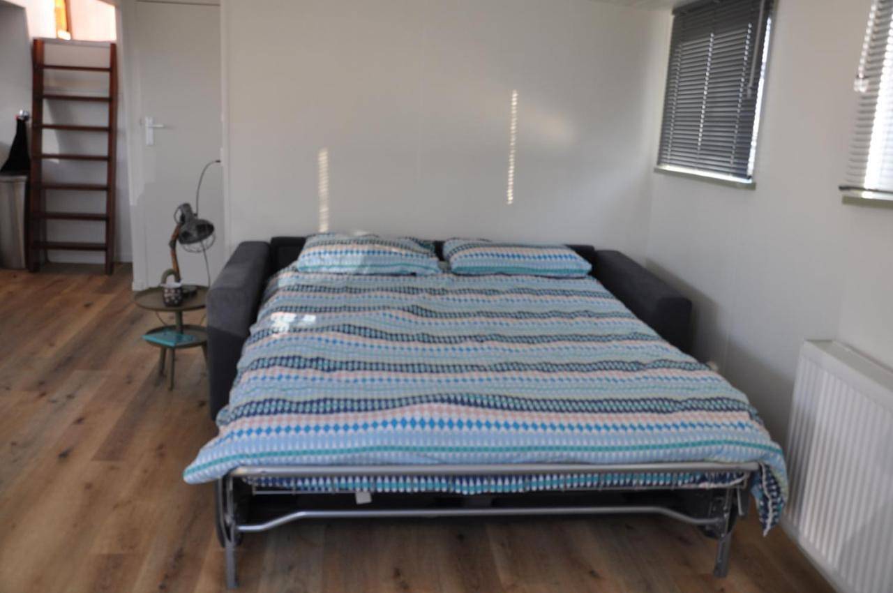 Geheel vakantieappartement, Private Lodge on Houseboat Amsterdam in Amsterdam Oost, Nederlandse kust
