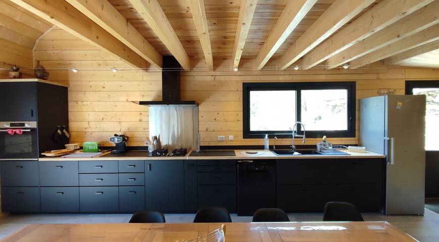 Chalet pour 12 personnes, avec balcon et jacuzzi ainsi que jardin et piscine dans les Hautes-Pyrénées - 2