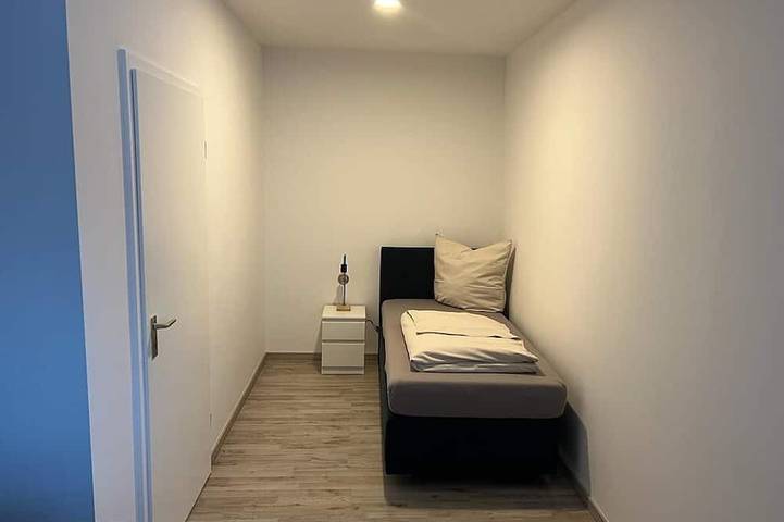 Ganze Wohnung, Eine modern renovierte Wohnung mit Balkonterrasse. in Lübbecke, Wiehengebirge