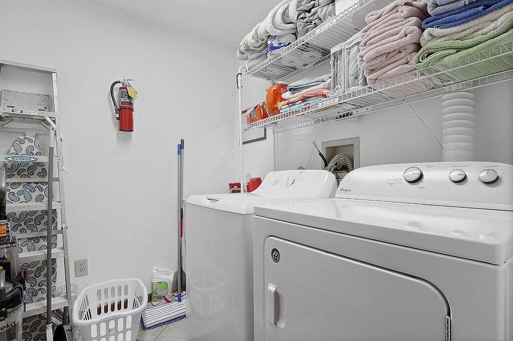 Charming Getaway Hidden Valley 4Br+3Bath Hot Tub in Hidden Valley, Pennsylvania