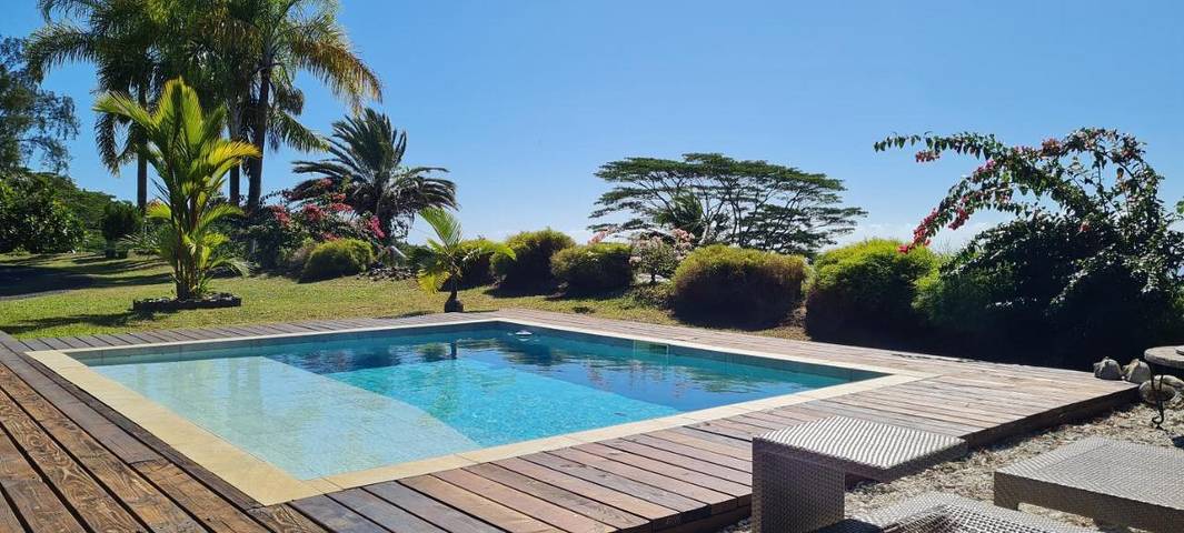 Location de vacances pour 6 personnes, avec piscine ainsi que jardin et vue dans Mahina - 3