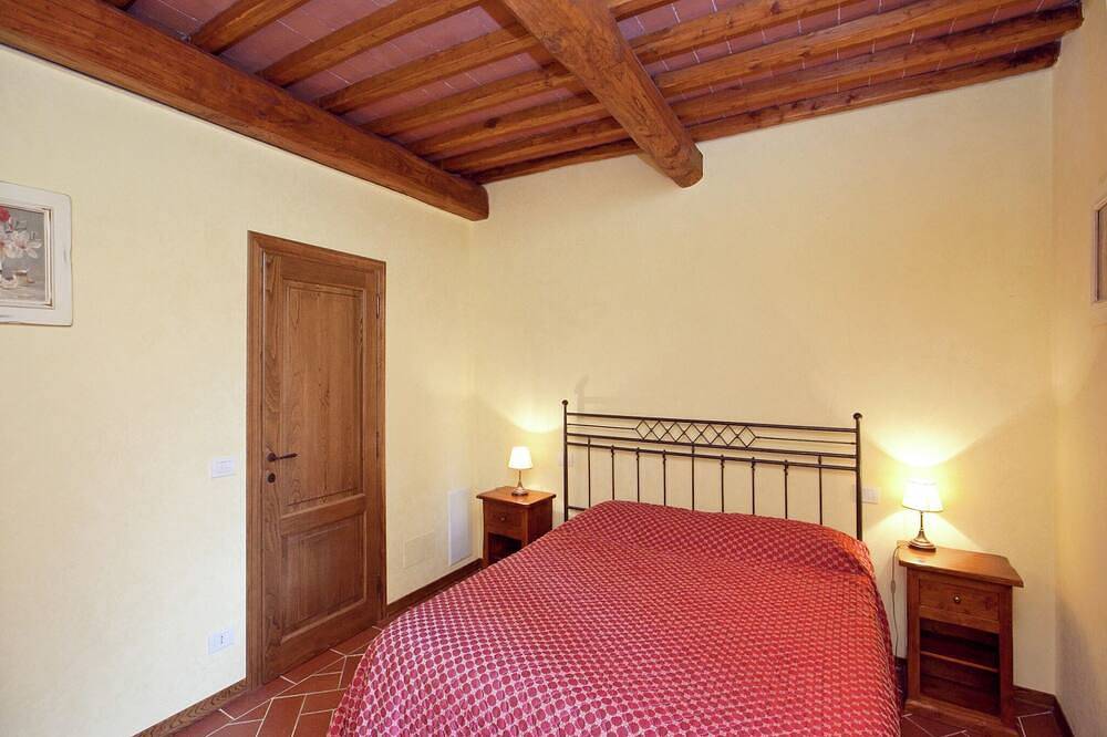Boerderij in Loro Ciuffenna met Zwembad & Tuin in Loro Ciuffenna, Valdarno