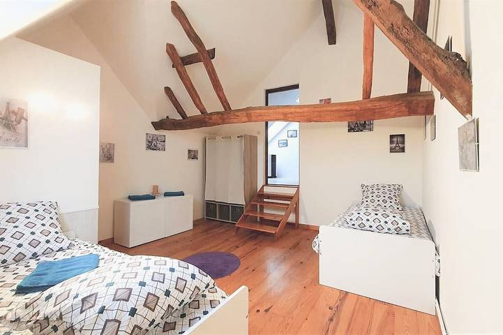 Location de vacances pour 6 personnes, avec jardin et piscine à Mosnes - 2