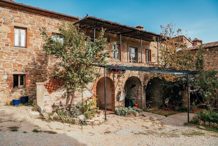 Appartamento intero, Appartamento 'Reggioli- Falegname' con vista sulle montagne, giardino in comune e balcone in Gaiole in Chianti, Chianti