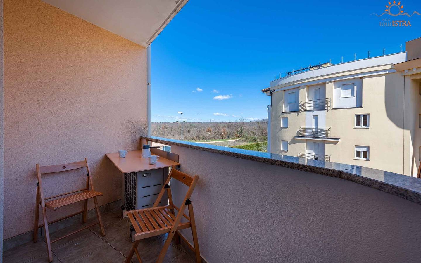 Cijeli apartman za odmor, Holiday apartment with balcony and air conditioning  in Umag, Umag Region