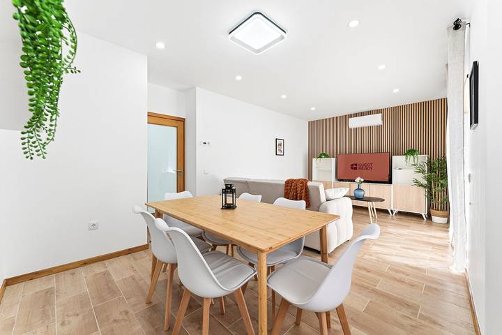 Geheel appartement, Vakantieappartement voor 4 personen met balkon in Árvore, Porto District