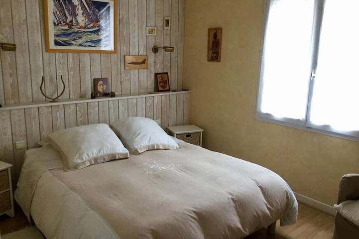 Location de vacances pour 7 personnes, avec jardin ainsi que terrasse et jacuzzi à Périgny - 2