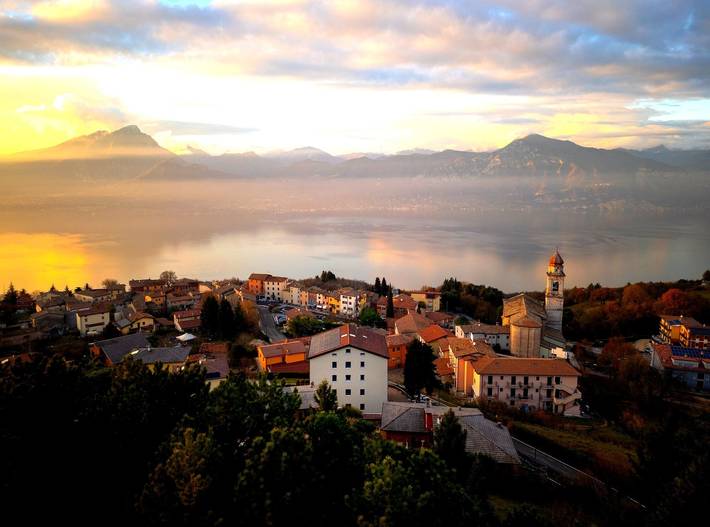 Entire apartment, Apartment 'Giulio's  Piano Terra' with Lake View in San Zeno di Montagna, Garda Mountains