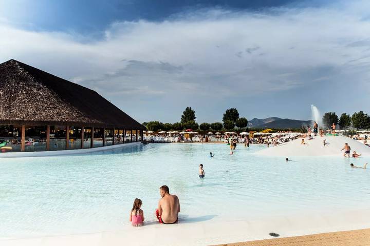 Camping für 4 Personen, mit Terrasse und Pool in Italienische Riviera - 2