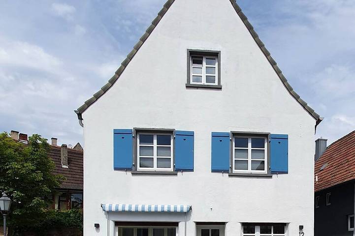 Ferienhaus für 9 Personen, mit Balkon und Whirlpool sowie Garten in Klingenmünster