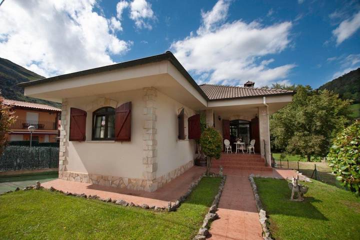 Apartamento para 4 personas, con vistas y jardín en Arredondo