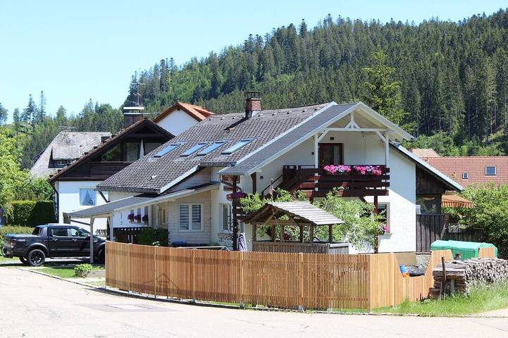 Ferienwohnung für 6 Personen, mit Balkon und Garten