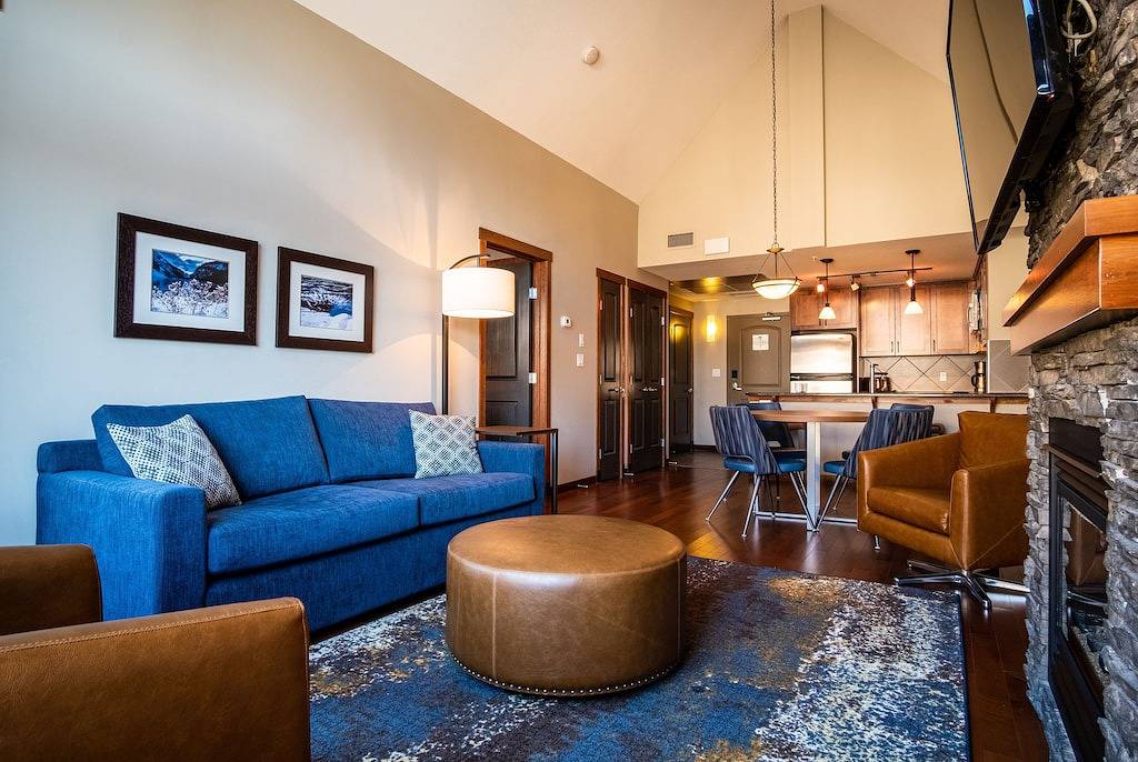 Ganze Wohnung, ★ Luxury & Quiet Penthouse Suite/Hot Tub/Pool/Gym in Canmore, Banff-Nationalpark