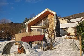 Gîte pour 6 personnes, avec jardin et terrasse à Novalaise