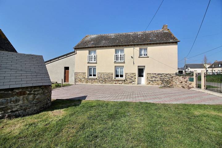 Gîte pour 2 personnes, avec jardin et terrasse en Cotes-d'Armor - 2