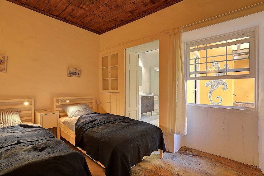 Living in a stylishly renovated town house in Santa Cruz de la Palma in El Planto, Santa Cruz de La Palma