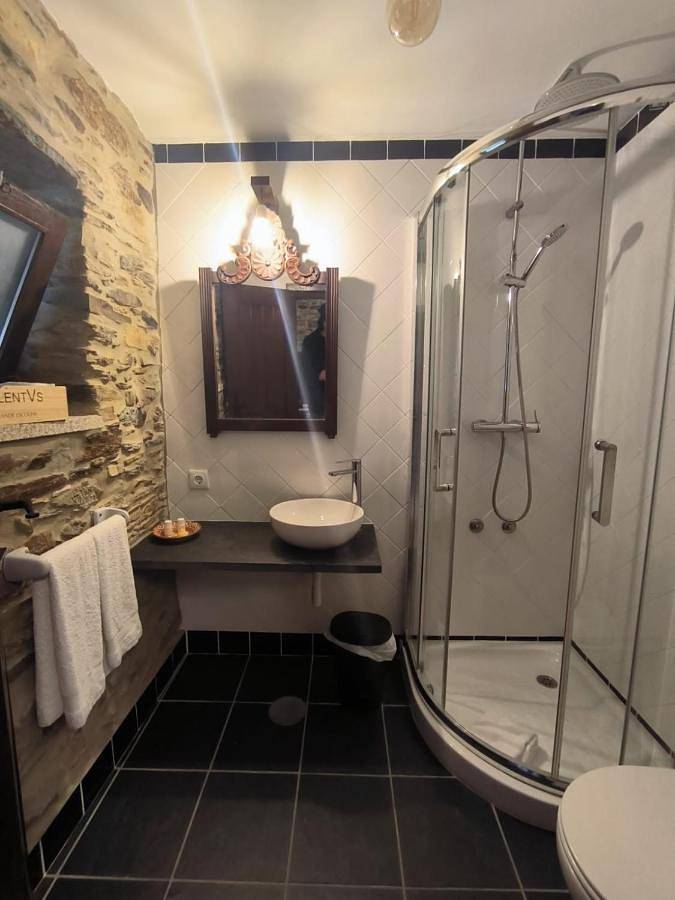 Gîte pour 2 personnes, avec sauna et vue ainsi que terrasse et jardin dans Melres - 3