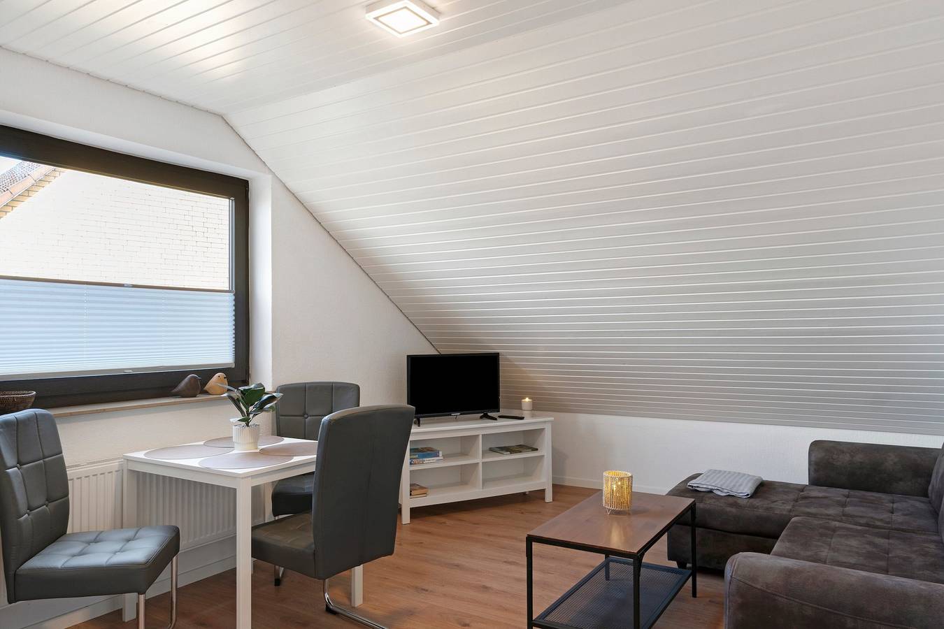 Ganze Wohnung, Ferienwohnung 6 mit privater Terrasse, Gemeinschaftsgarten und Wlan in Schillig, Wangerland