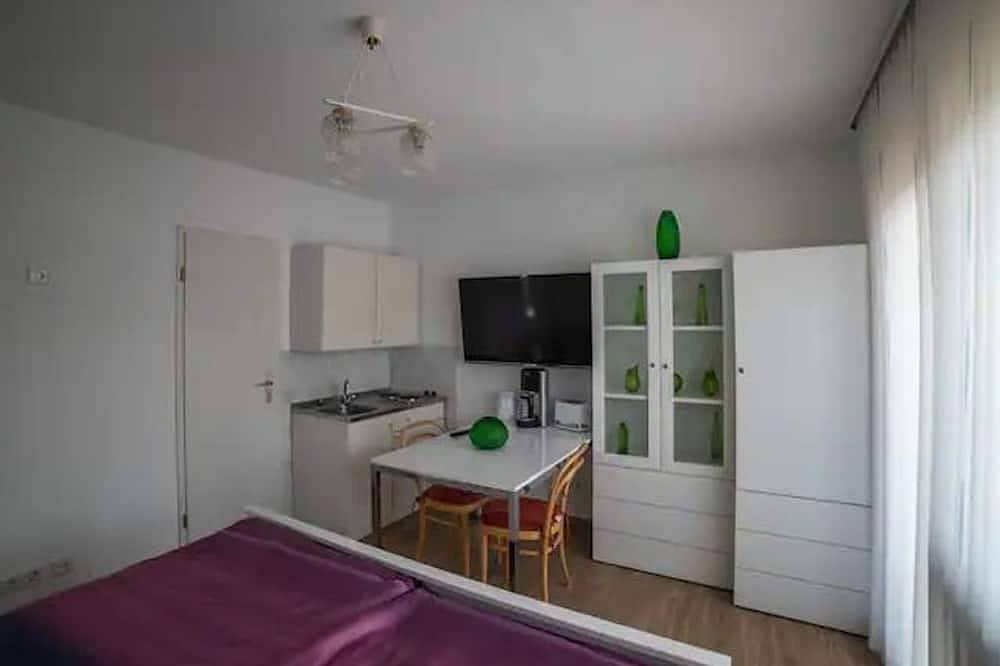Apartamento entero, Double room, shower and bath, Wc, balcony - Ferienwohnung Am Waldrand in Neuenheerse, Bad Driburg