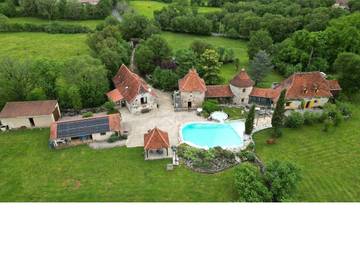 Chambre d’hôte pour 2 personnes, avec terrasse et vue ainsi que jardin et piscine à Grèzes (Lot)