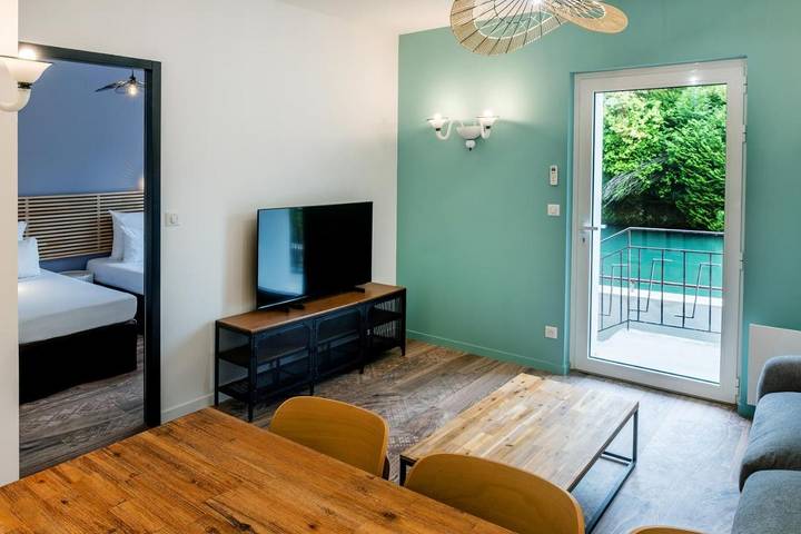 Gîte pour 6 personnes, avec balcon ainsi que piscine et vue dans Grotte de Massabielle - 4