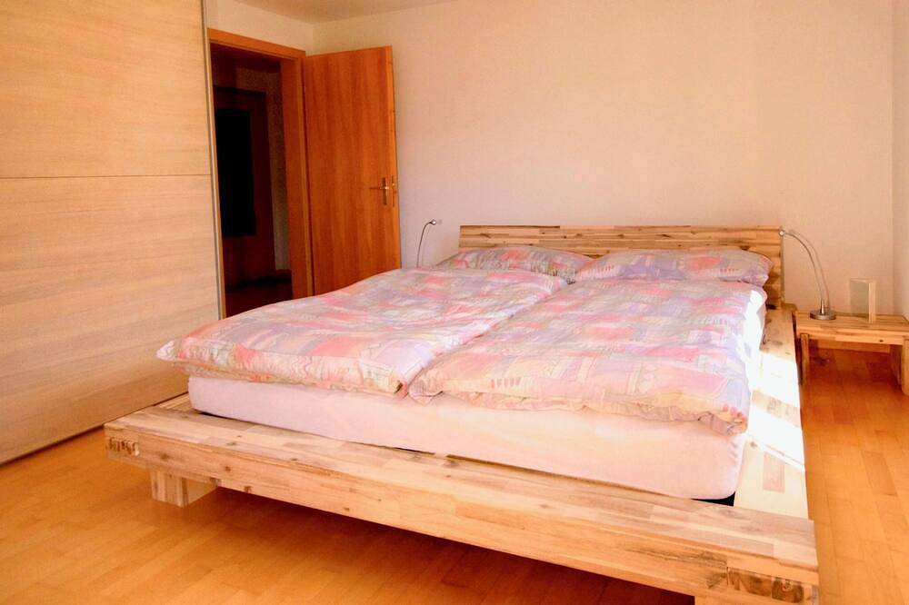 Ganze Wohnung, Tgèsa Garnetsch Zeller, (Sedrun), 170.03 in Sedrun, Tujetsch