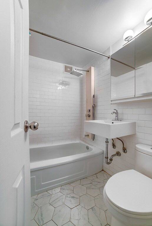 Vacation rental for 4 people, with balcony in Montreal