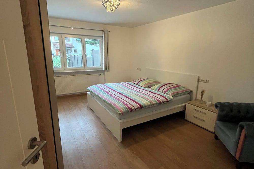 Entire apartment, Hundefreundliche Ferienwohnung mit Garten und Terrasse 10 Minuten vom Bodensee in Tettnang, Region Bodensee-Oberschwaben