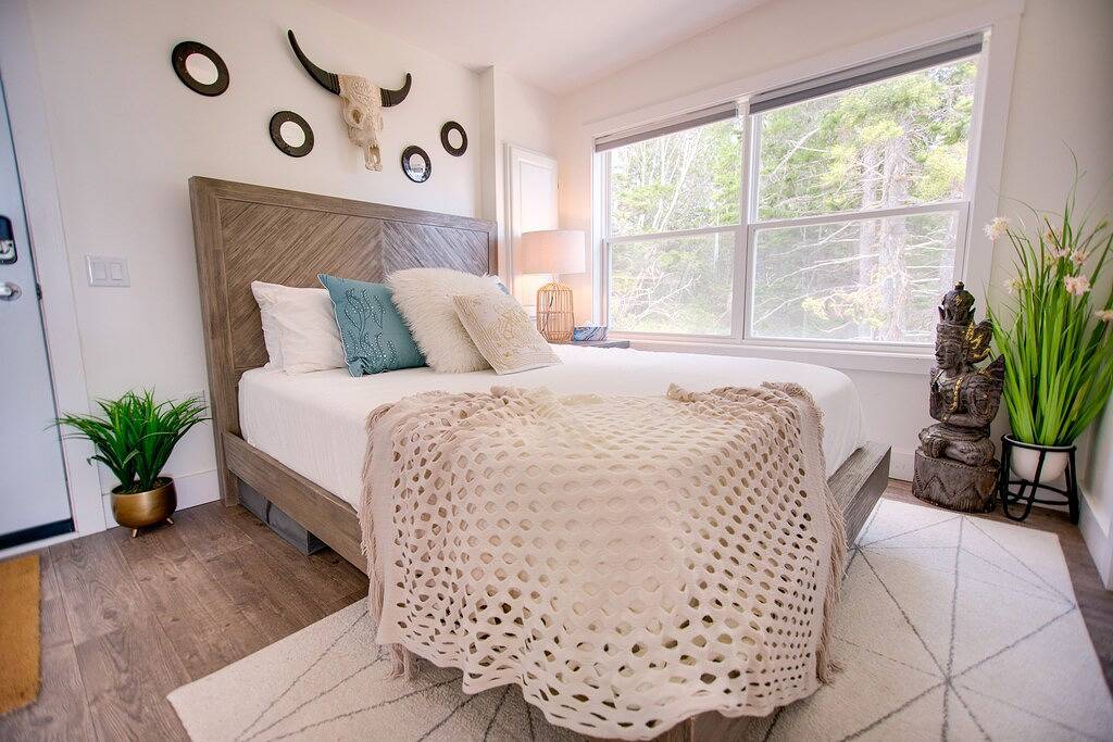 Comfy Seaside Cabana . Hot Tub, Sauna and All Weather Domes - Private in Region of Queens Municipality, Queens County