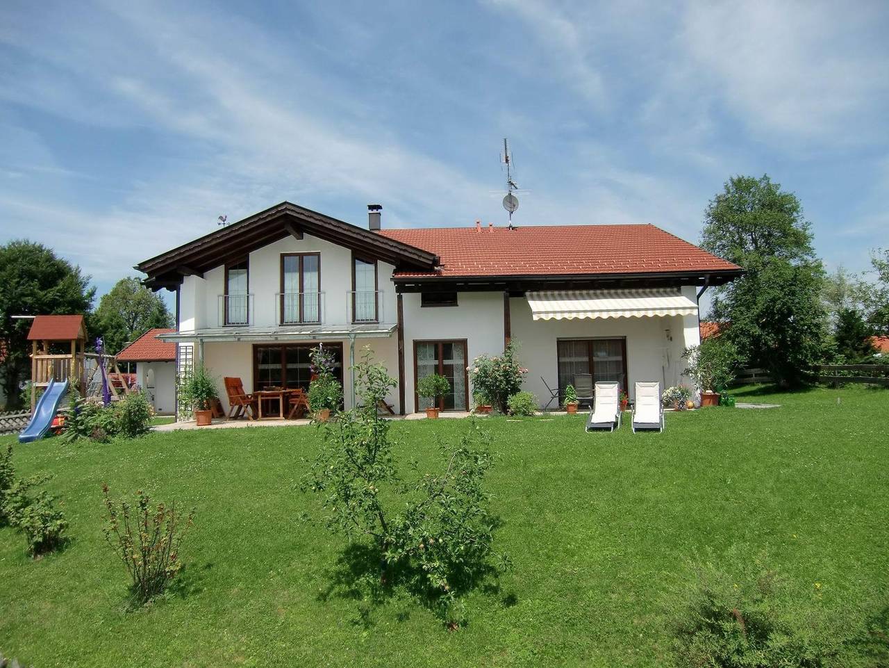 Ganze Ferienwohnung, Ferienwohnung Bergruah - Ferienwohnung in Bad Bayersoien, Romantische Straße