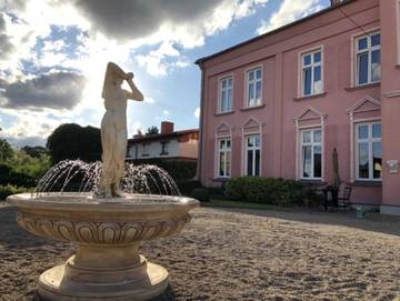Ferienwohnung für 2 Personen, mit Ausblick und Garten sowie Terrasse, mit Haustier in Hohen Demzin