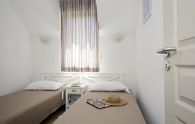 Gîte pour 6 personnes, avec sauna et terrasse ainsi que jardin et piscine, adapté aux familles à Sarlat-la-Canéda - 3