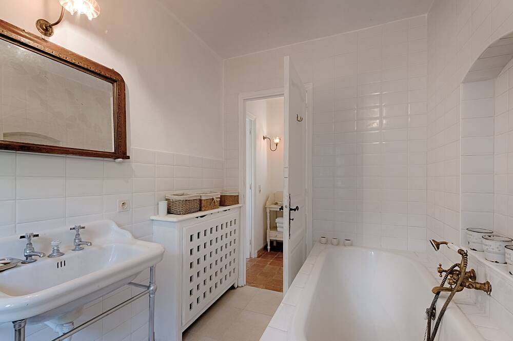 Provencal House, Private Pool, Sea View in Tourrettes-sur-Loup, Cannes region