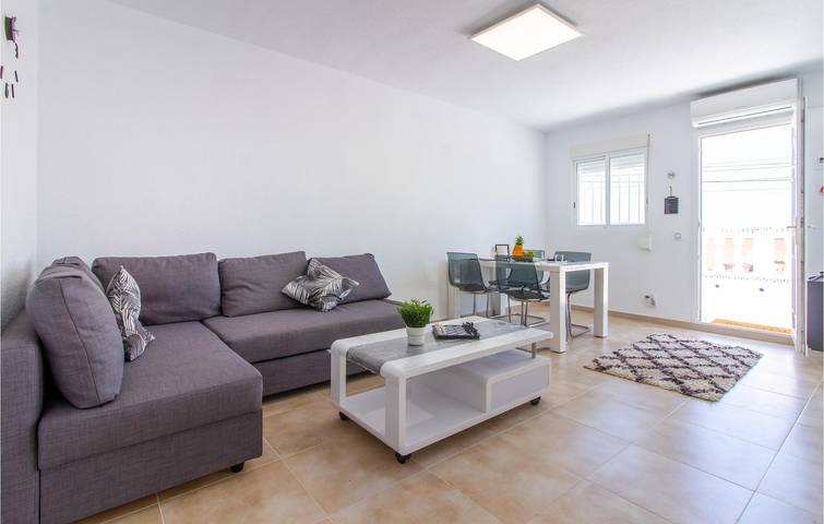 Apartamento vacacional entero, Apartamento con terraza junto a la piscina | Cerca de Playa de La Mata in El Chaparral, Torrevieja