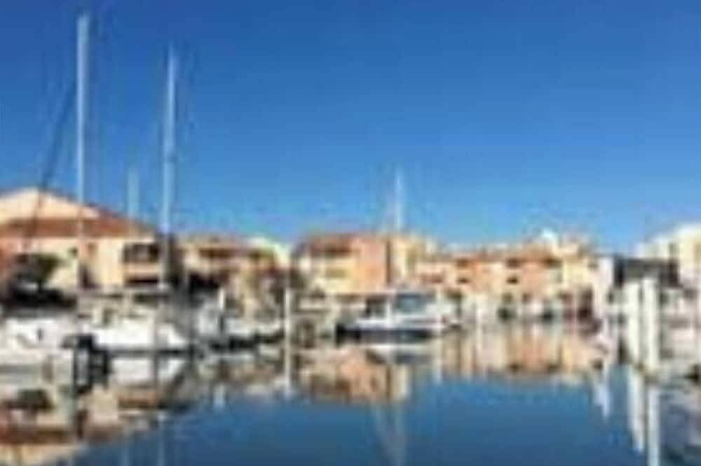 Appartement entier, Appartement F3 Terrasse sur le port de Carnon à 5 minutes de la plage in Carnon-Plage, Mauguio