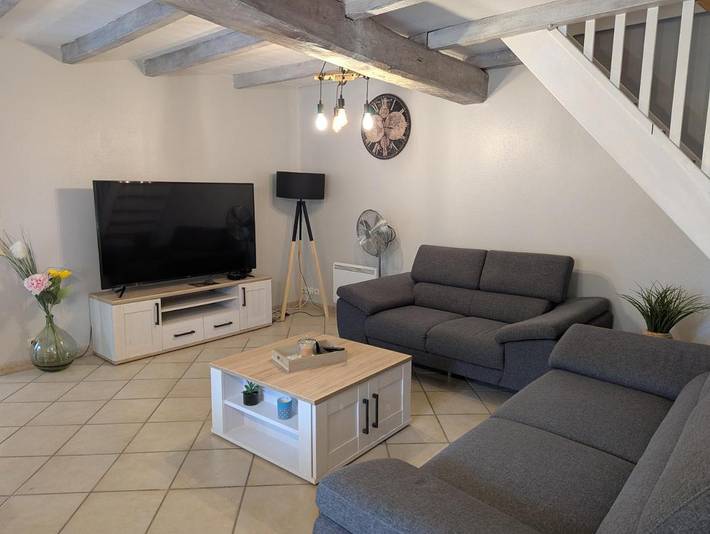 Location de vacances pour 6 personnes, avec terrasse et vue à Juillac-le-Coq - 3